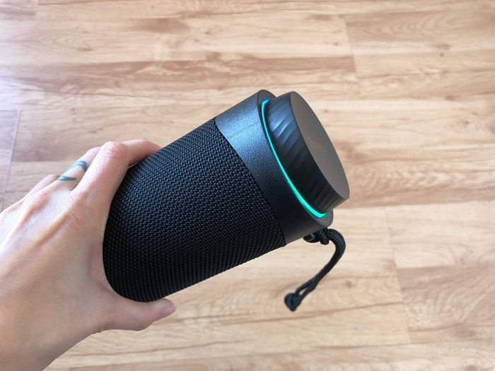 Tronsmart T7 Review Color Strip Volume