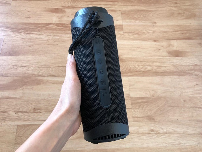 Tronsmart T7 Review Control Strip