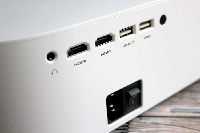 Vankyo V700w Back Ports