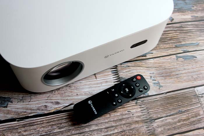 Vankyo V700w Front And Remote