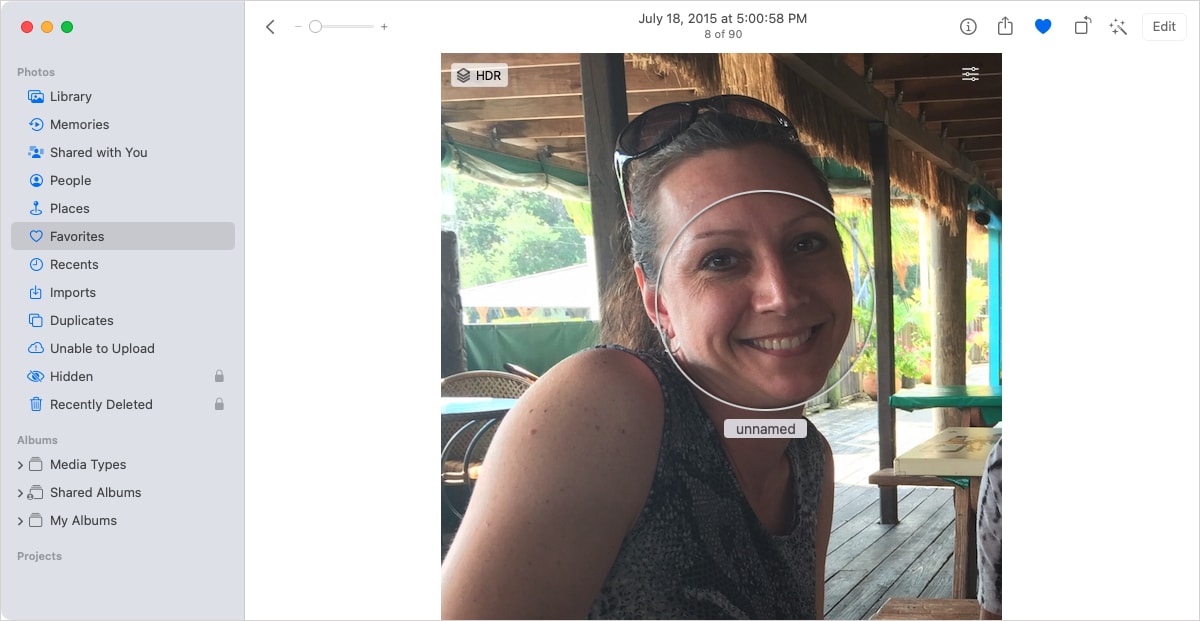 Circle around an unnamed face in Photos