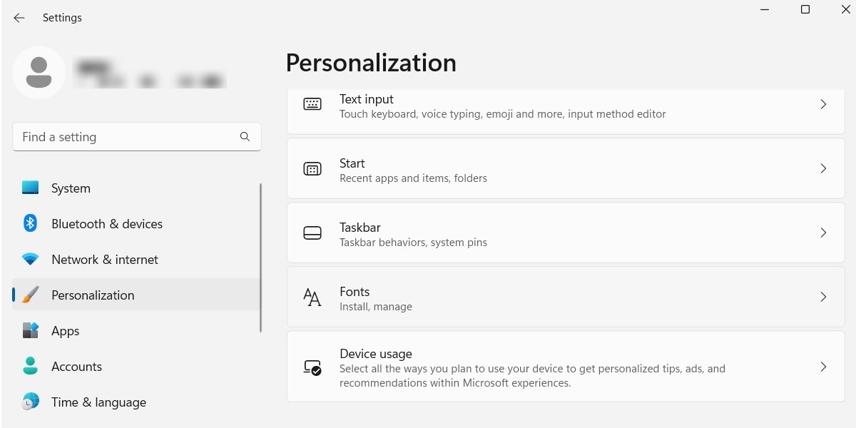 Selecting Fonts menu in Personalization from Settings.