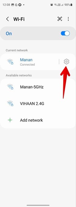 Settings icon next to Wi-Fi connection on Samsung Galaxy phones.