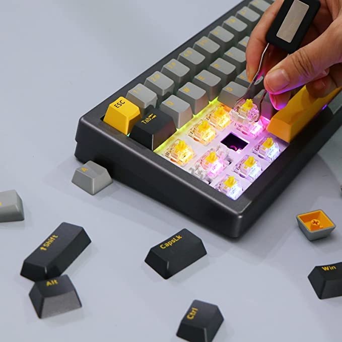 Epomaker Ek68 Swapping Out Keycaps