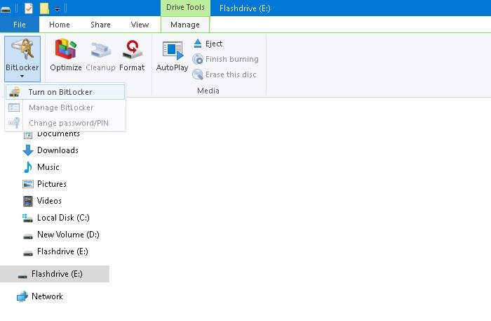 BitLocker option for USB flash drive in Windows 10 File Explorer. 