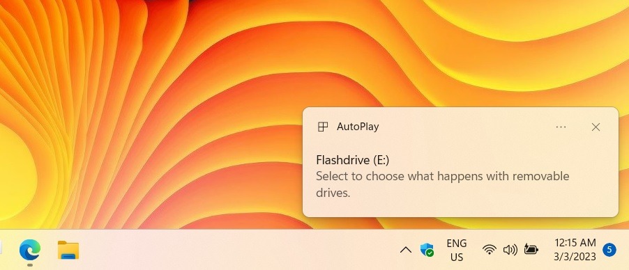 AutoPlay option displayed in System Tray of Windows 11. 