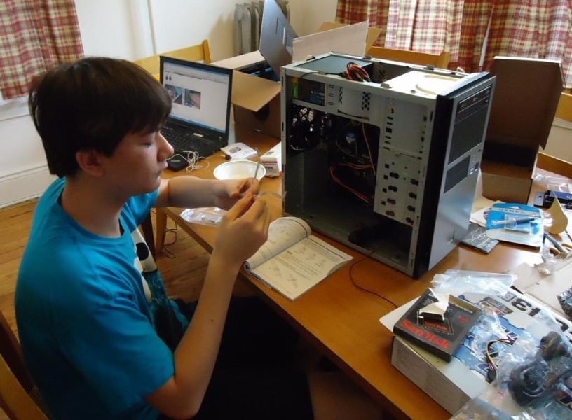 Prebuilt Vs Custom Gaming Pc Building A Pc Yourself