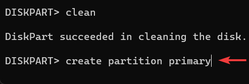 Creating new partition on bootable USB drive using Command Prompt.