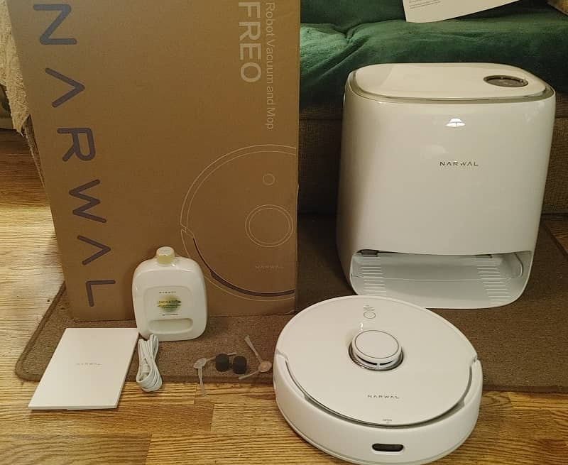 Narwal Freo Robot Vacuum And Mop Box