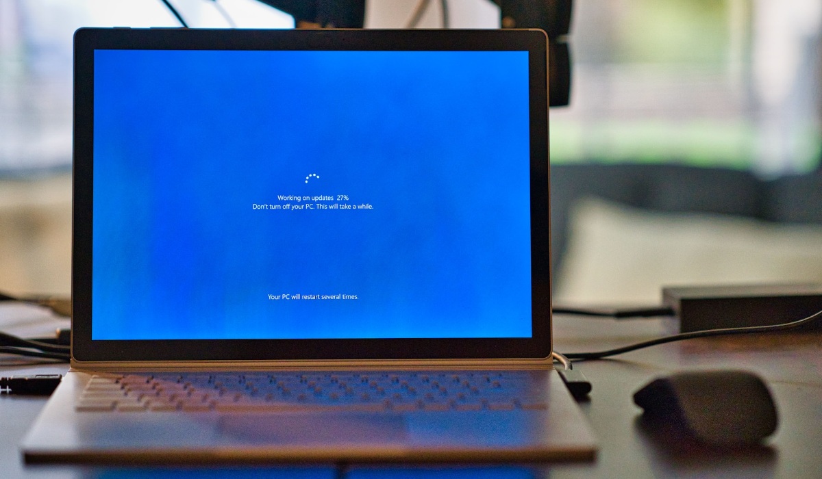 Windows PC performing an update.