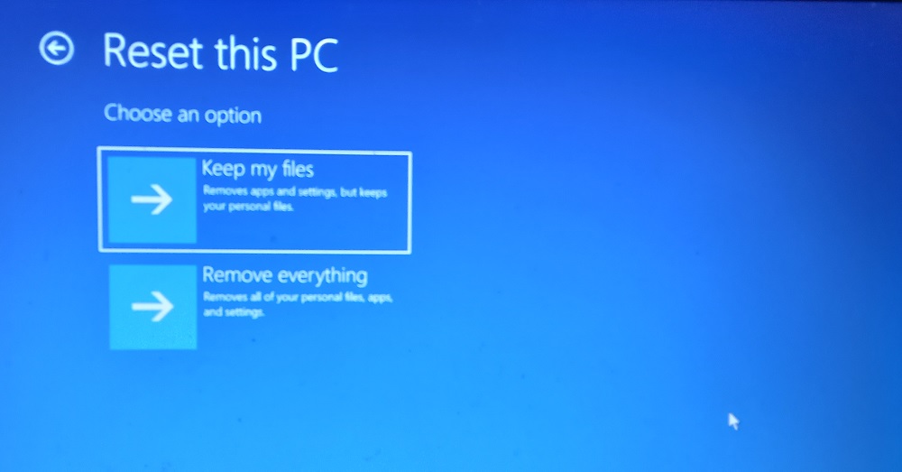 Choosing Keep my files option in Reset this PC in Windows 11 Safe mode booting.