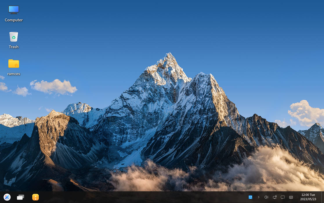 A screenshot showing the basic UKUI desktop.