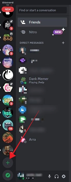 Clicking on "New Server" button in Discord for PC.
