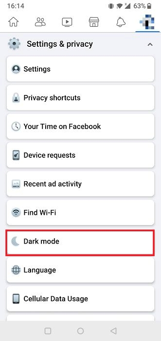 Tapping on "Dark mode" option in Facebook app for Android.