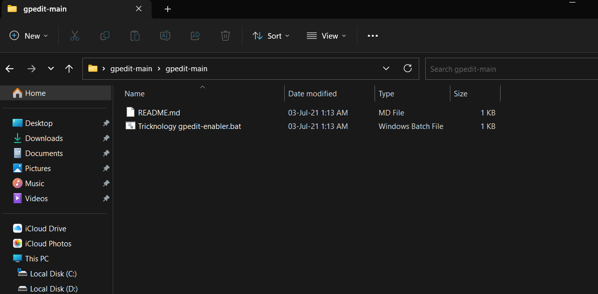 Extracting .ZIP file in File Explorer.