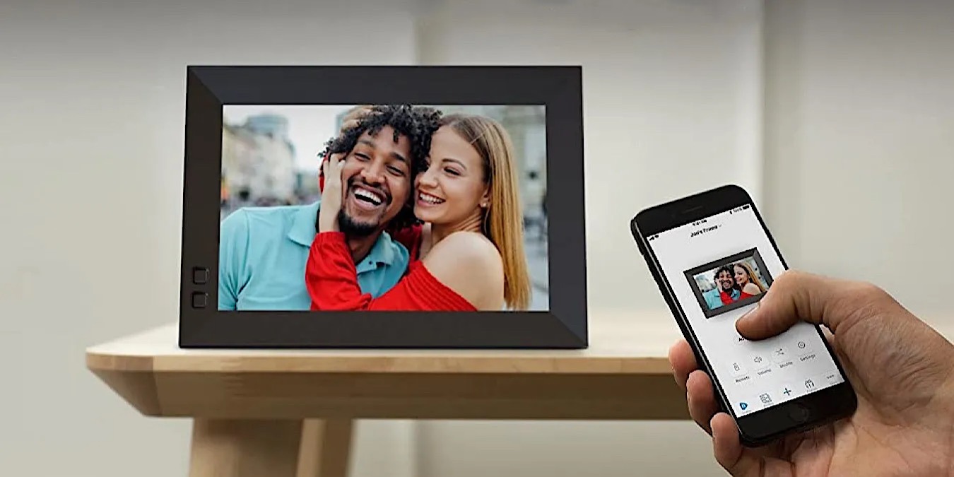 Lola Digital Picture Frame Featured