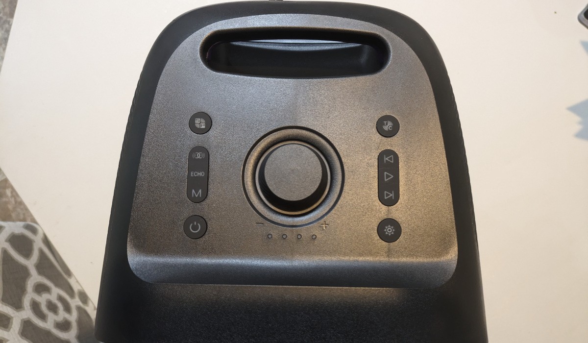 Tronsmart Halo 200 Karaoke Party Speaker Controls