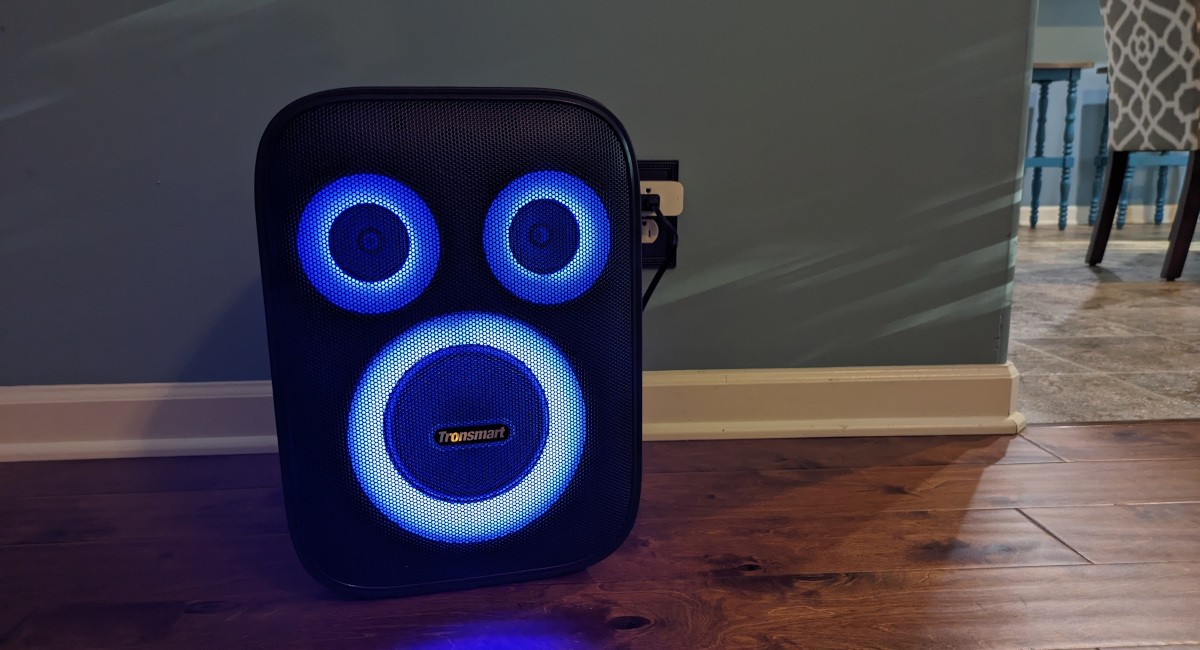 Tronsmart Halo 200 Karaoke Party Speaker Setup