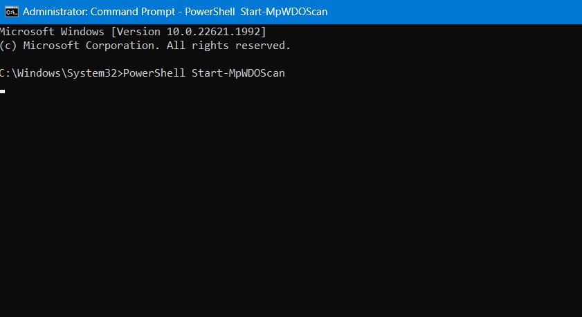 Windows Defender Offline (WDO) scan initiated in Command Prompt. 