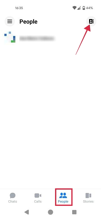 Clicking on "People" tab in Messenger app for Android.