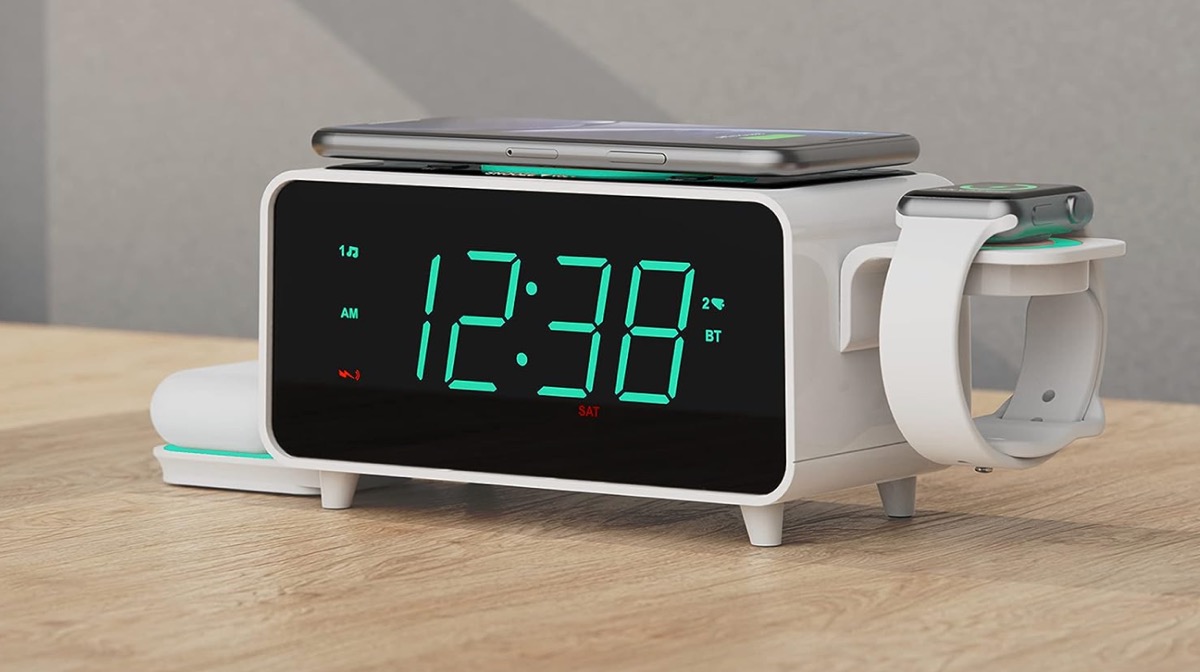 Emerson Smartset Alarm Clock Charging Multiple Devices