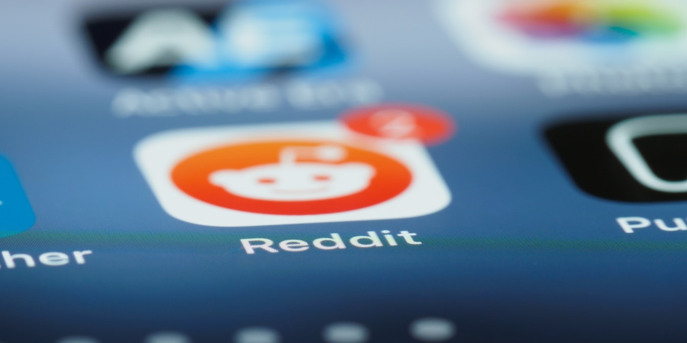How to Crosspost on Reddit to Reach More People