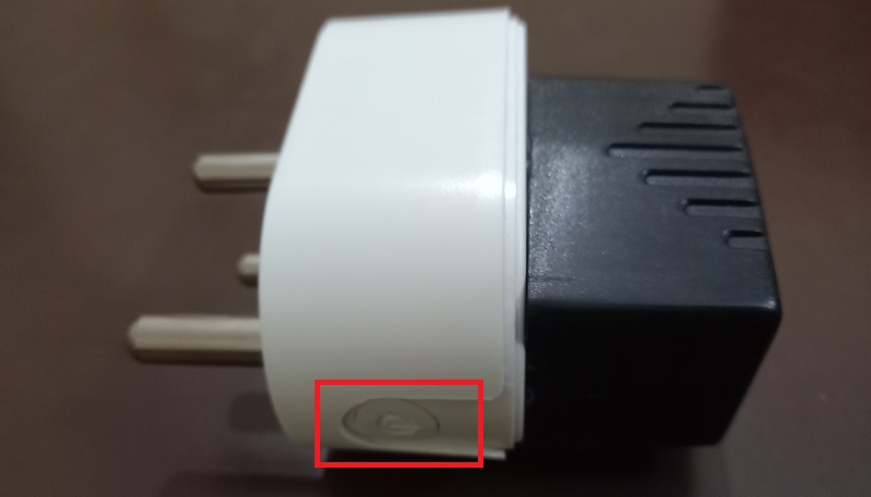 Reset button on a smart plug