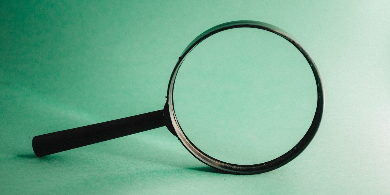 Magnifying Glass Green Background Pixabay