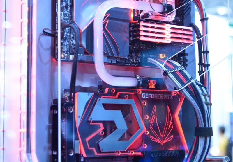 Custom Watercooling Loop inside a PC