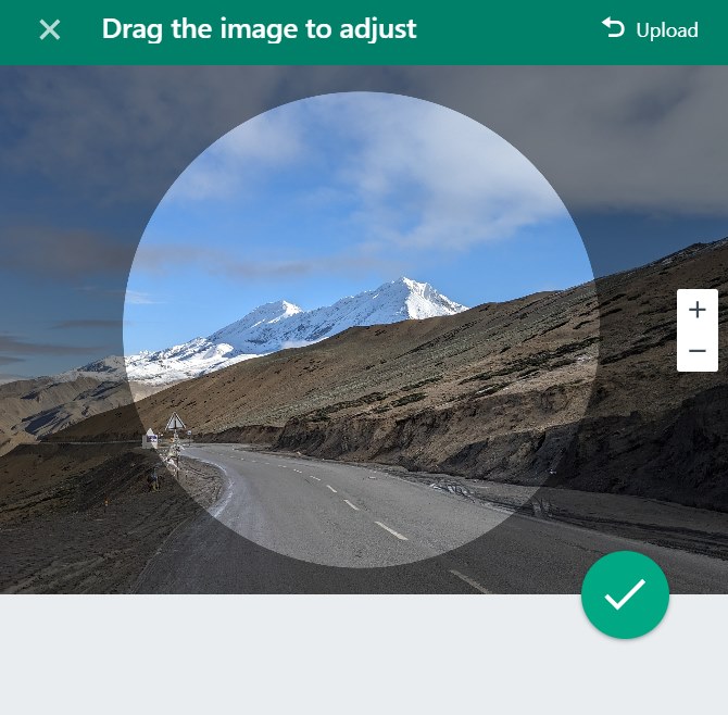 Saving new group profile photo in WhatsApp desktop app.