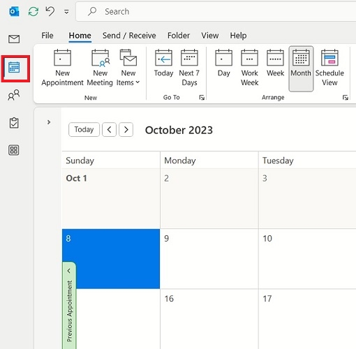 Switching to Calendar app in Outlook app.