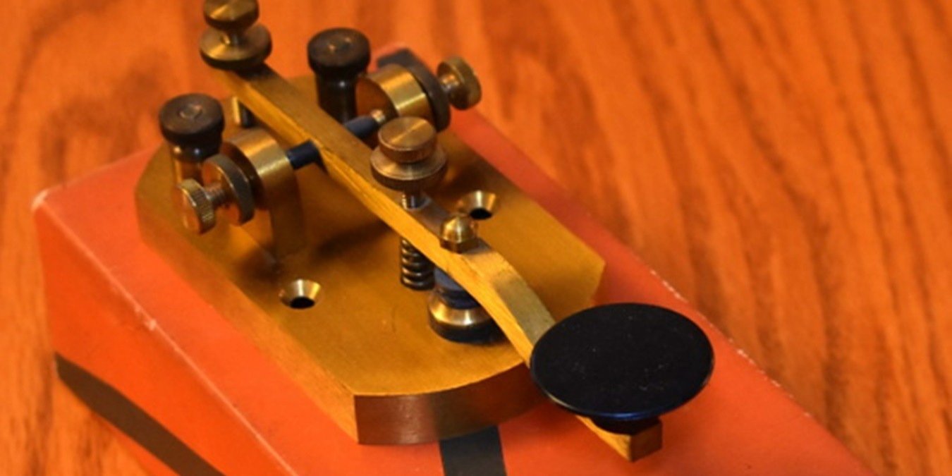 Signal key transmitter for Morse code.