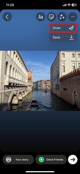 Tapping on Draw option in the Instagram story creation screen.