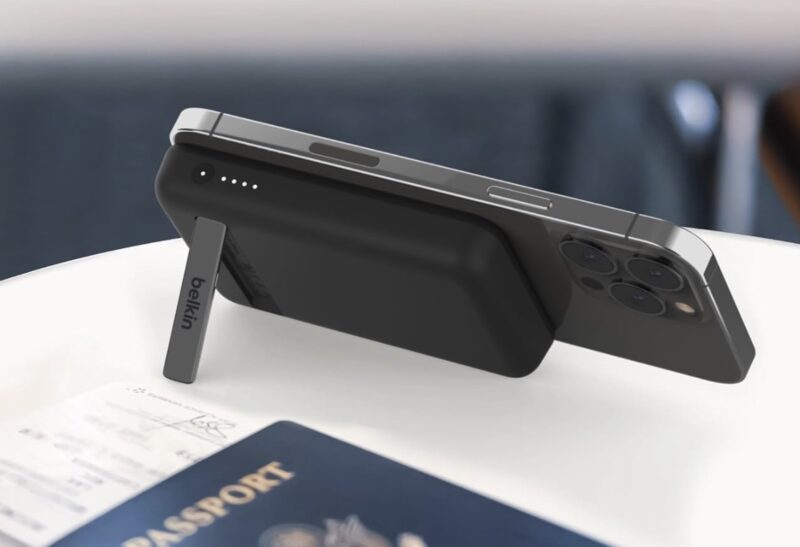 Belkin Boostcharge Wireless Power Bank In Use