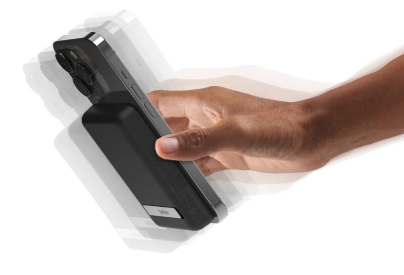 Belkin Boostcharge Wireless Power Bank Shaking