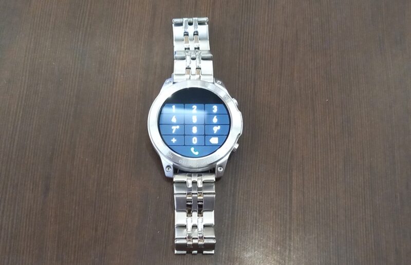 Phone dial of a Fire Boltt smartwatch.