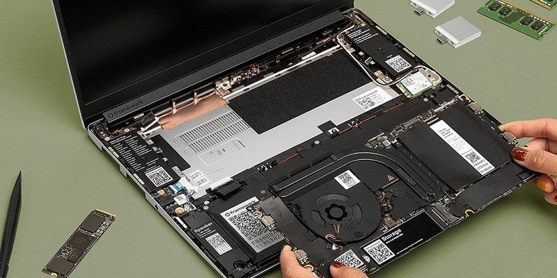Framework Laptop 13 replaceable motherboard. 