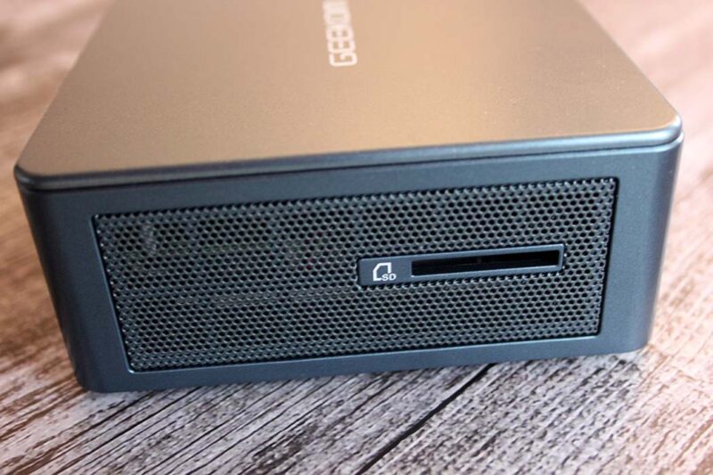 Geekom It12 Minipc Side Sd Card