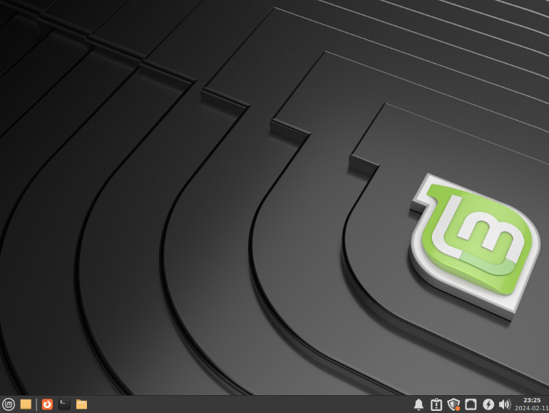 A screenshot showing the default XFCE desktop in Linux Mint.