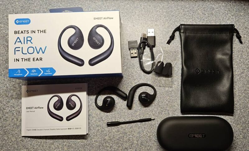 Everything included in the EMEET AirFlow box.