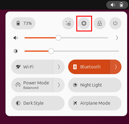A screenshot highlighting the Settings button in Gnome.
