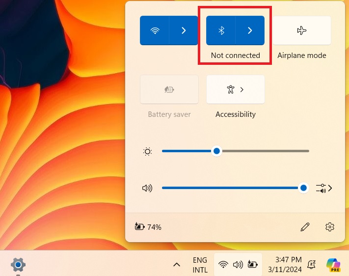 Bluetooth icon visible near System Tray. 