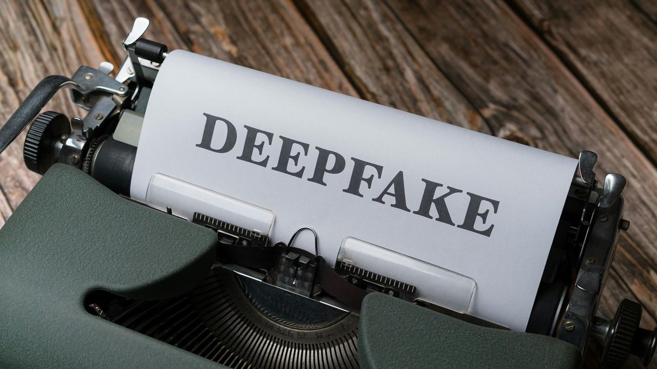 Featured image depicting how to detect deepfakes (Source: Pexels).