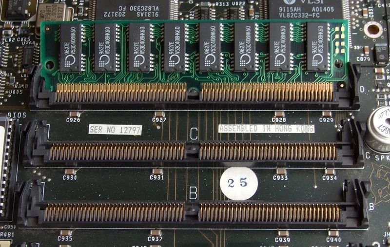 Octa-channel RAM illustrating what a multi-channel RAM looks like (Source: Wikipedia). 