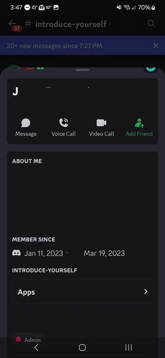 Starting a voice call on Discord.