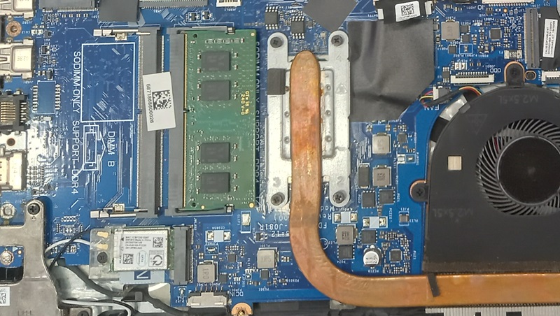 Dual-channel RAM motherboard operating in single-channel mode with one empty memory slot.