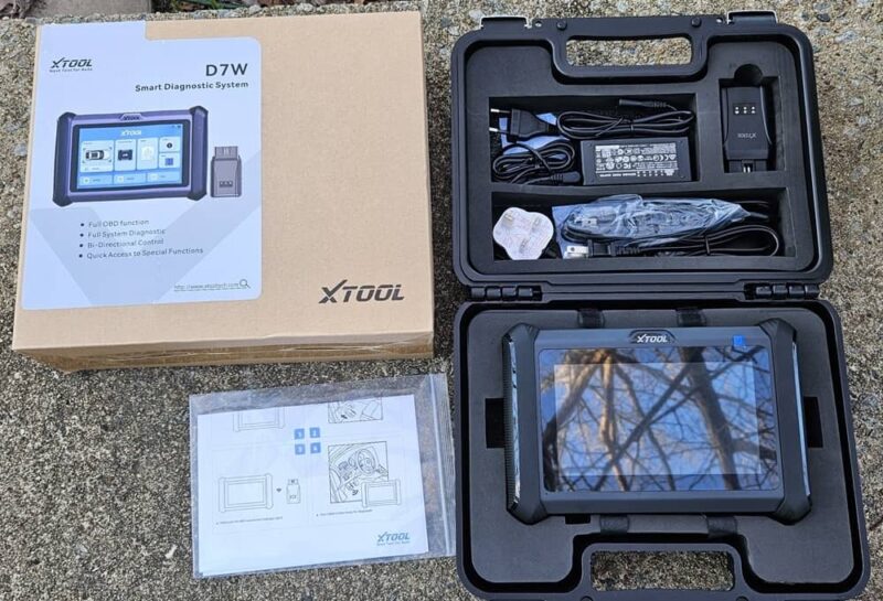 Everything included with the XTOOL D7W