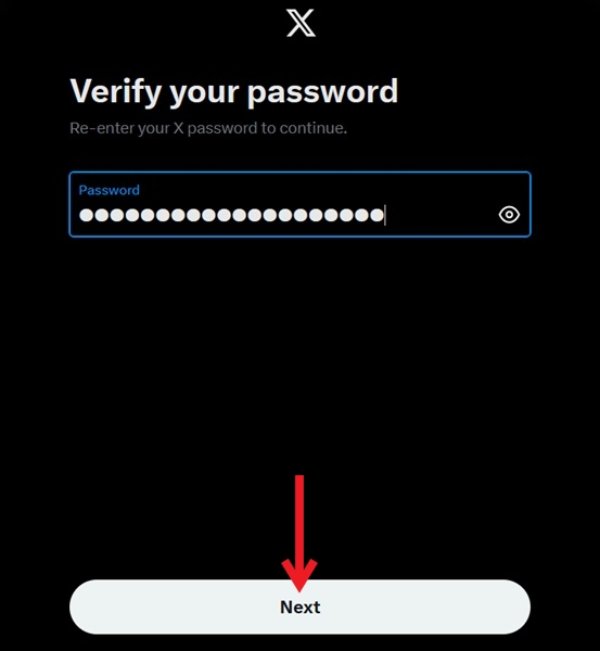 Inputting password in Twitter on PC.