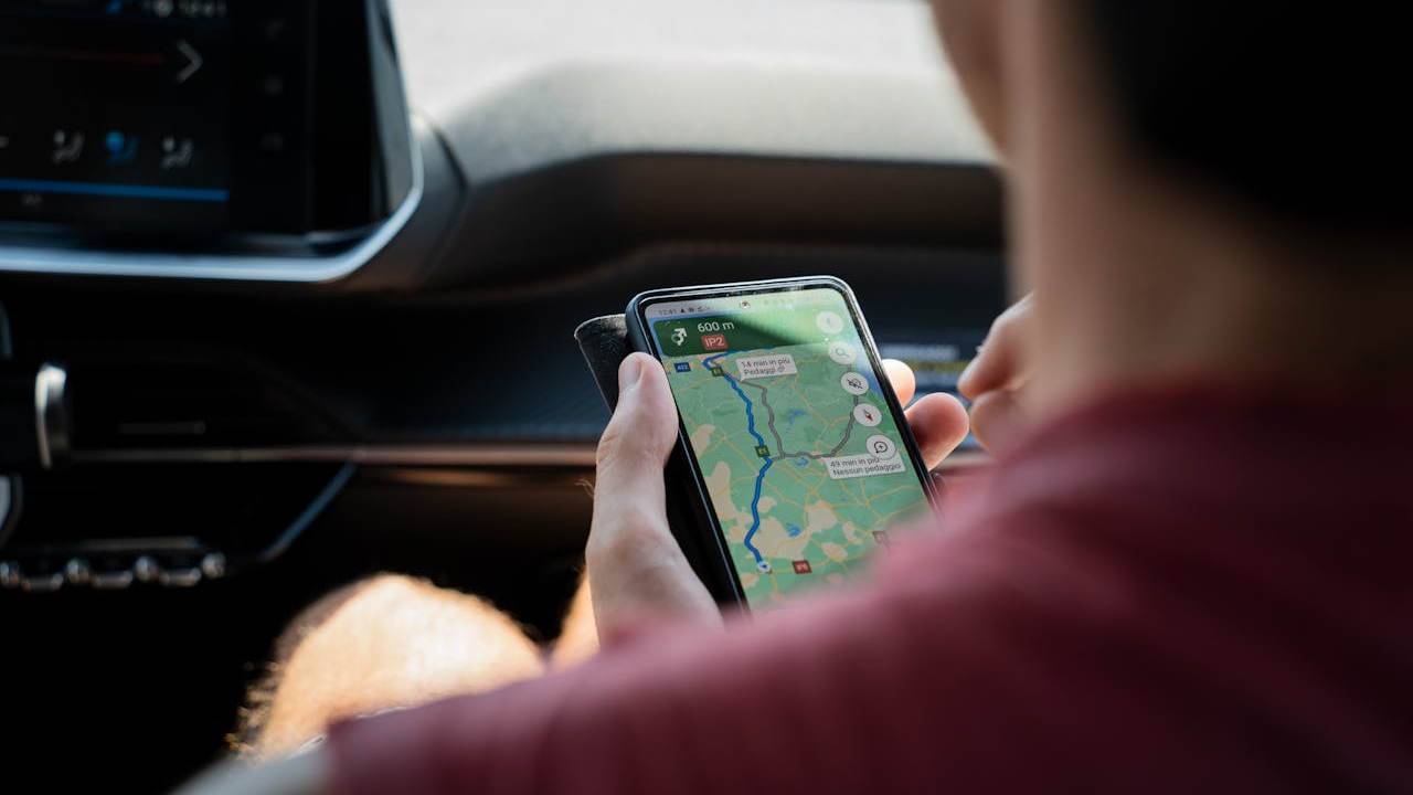 Using Google Maps On Phone