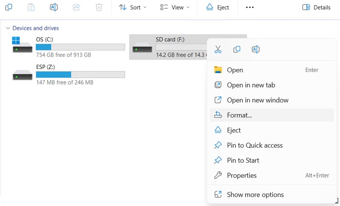 Right-click on SD card in Windows 11 to format the disk.